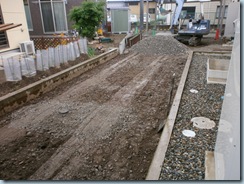 土間コンクリート打ち枠はずし 犬走りステップ枠　施工現場レポート