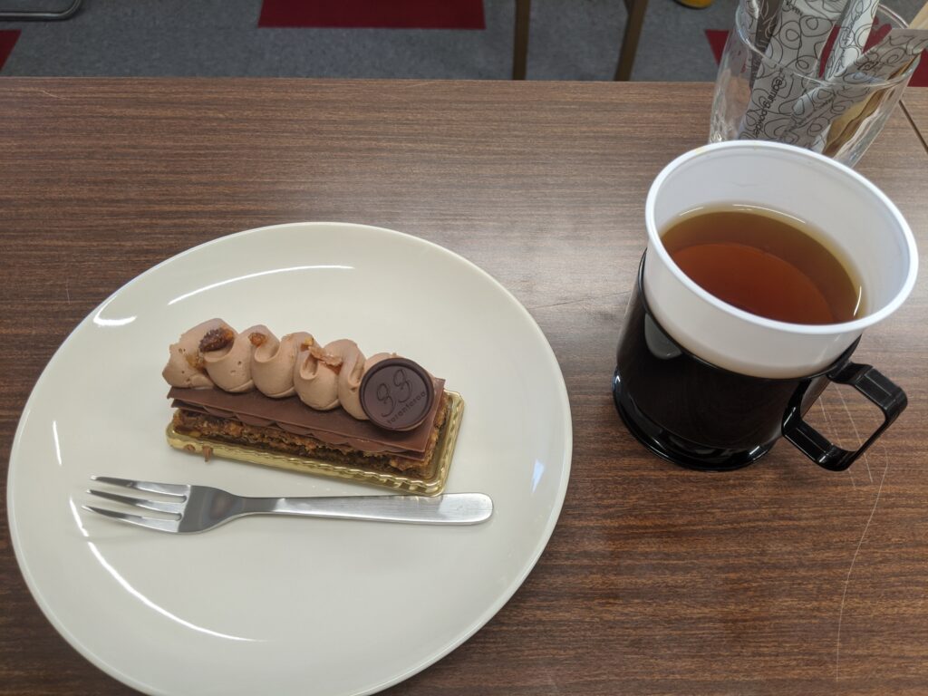 ケーキと紅茶