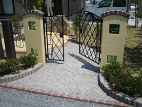 グラフィカ門柱 231