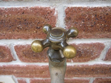 Brickwork Washbasin faucet