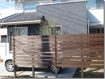 道路からの視線を防ぐアルファウッド