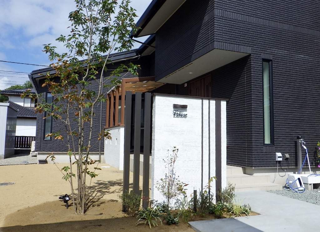 外構デザインでシンプルに機能性を追加 長野市 松本市 塩尻市 安曇野市 外構 ガーデンのプロショップ トレド エクステリア